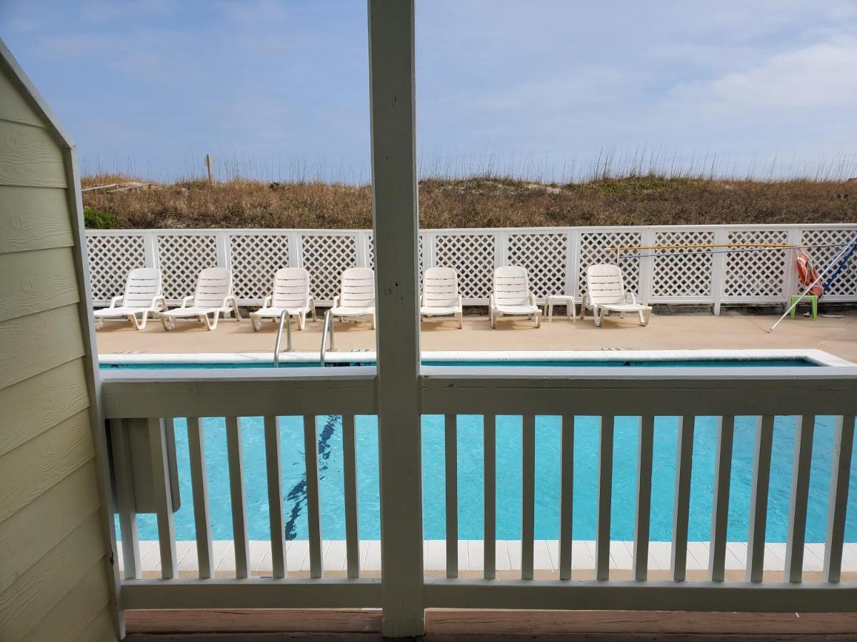 The Savannah Inn Carolina Beach Exterior photo